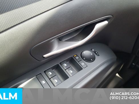 Used 2025 Hyundai Tucson SE FWD image 29