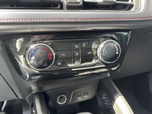 Used 2024 Chevrolet TrailBlazer RS FWD image 24