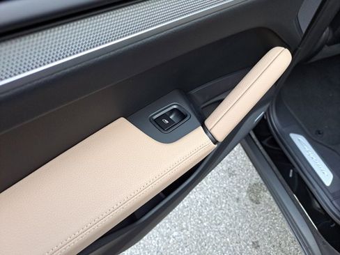 Used 2026 Porsche Cayenne image 22