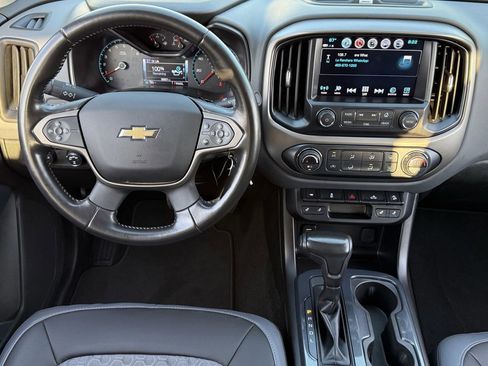 Used 2018 Chevrolet Colorado Z71 w/ Z71 Midnight Edition image 10