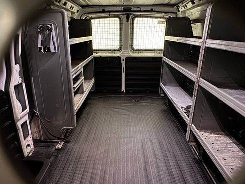 Used 2016 Chevrolet Express 2500 RWD image 42