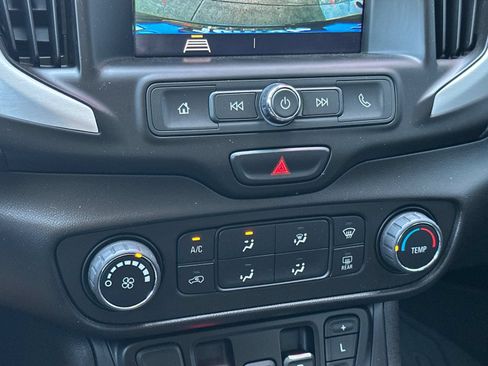 Used 2020 GMC Terrain SLE w/ Elevation Edition AWD/4WD image 19