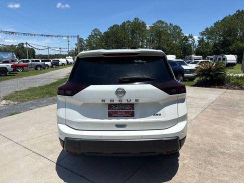 Used 2024 Nissan Rogue S AWD/4WD image 6