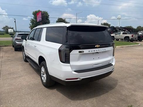New 2026 Chevrolet Suburban LT w/ Comfort Package AWD/4WD image 4