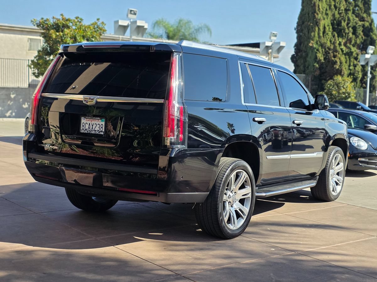 Used 2018 Cadillac Escalade Luxury RWD image 12