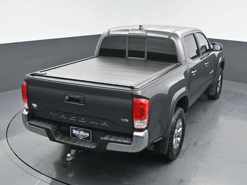 Used 2017 Toyota Tacoma SR5 image 15