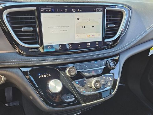 New 2026 Chrysler Pacifica Select FWD image 20