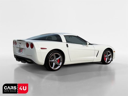 Used 2011 Chevrolet Corvette Coupe w/ 1LT image 7