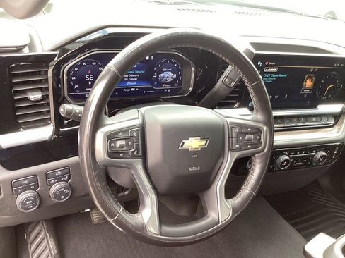 Used 2022 Chevrolet Silverado 1500 LT AWD/4WD image 14