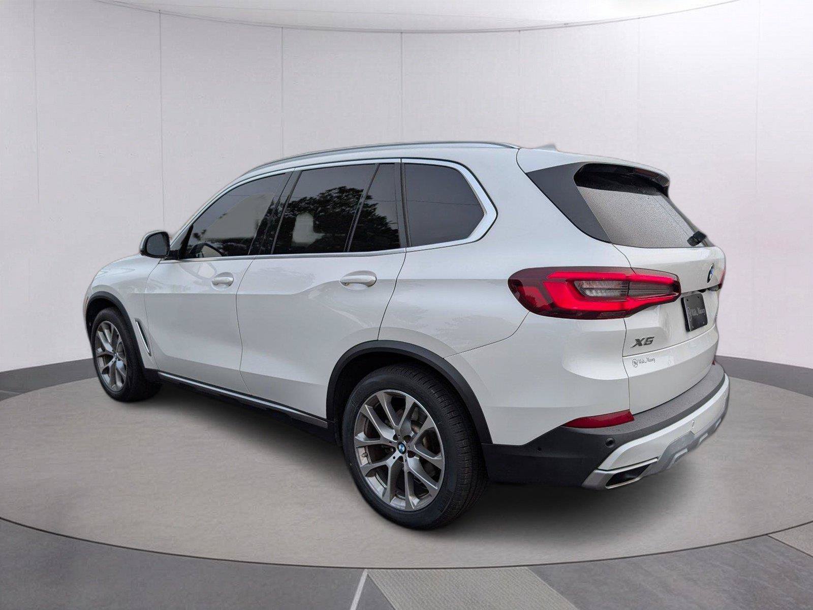 Used 2022 BMW X5 sDrive40i w/ Luxury Seating Package RWD image 5