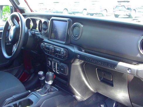 Used 2022 Jeep Wrangler Sport AWD/4WD image 24