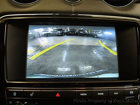 Used 2015 Jaguar XJ image 54