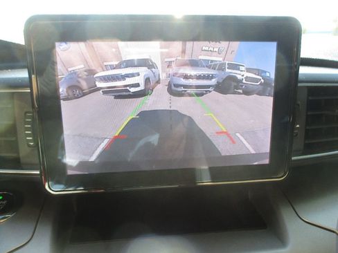 Certified 2021 Ford Explorer XLT w/ Equipment Group 202A image 9