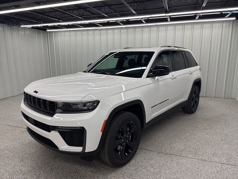 New 2026 Jeep Grand Cherokee Limited image 3