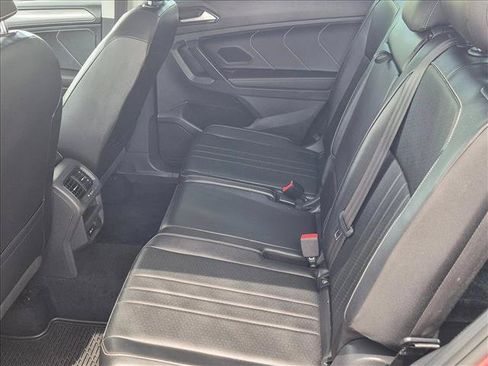 Used 2022 Volkswagen Tiguan SE FWD image 18