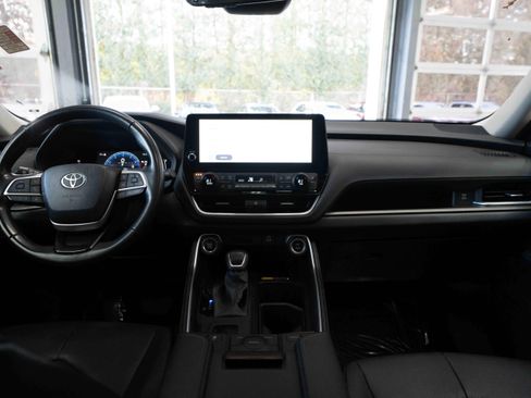 Used 2024 Toyota Grand Highlander XLE image 20