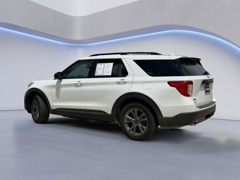 Used 2022 Ford Explorer XLT w/ Equipment Group 202A RWD image 3