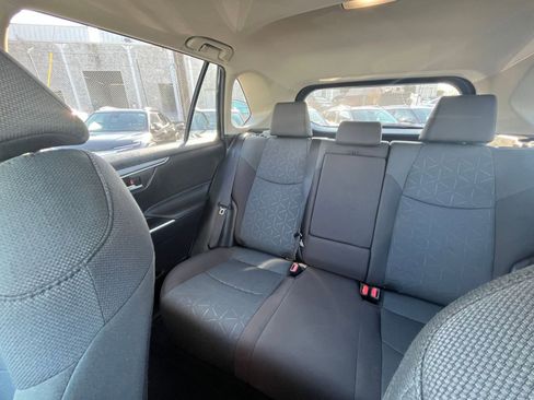 Used 2025 Toyota RAV4 XLE image 40