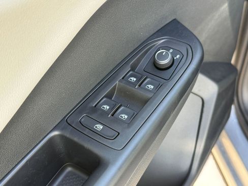 New 2026 Volkswagen Taos S image 21