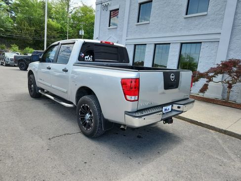 Used 2010 Nissan Titan SE w/ SE Value Truck Pkg image 3