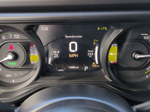 Used 2025 Jeep Wrangler Unlimited Rubicon 4xe w/ Convenience Group AWD/4WD image 14