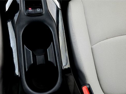 Certified 2020 Toyota Corolla LE image 33