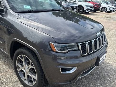 Used 2018 Jeep Grand Cherokee Limited AWD/4WD image 3
