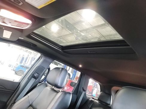 Used 2019 Jeep Grand Cherokee Altitude AWD/4WD image 9