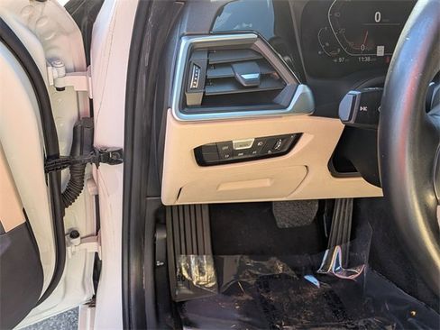 Used 2019 BMW 330i Sedan w/ Driving Assistance Package image 15