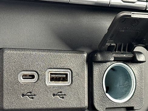Used 2022 Chevrolet Silverado 1500 RST AWD/4WD image 25