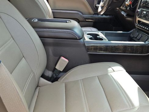 Used 2016 GMC Sierra 2500 Denali w/ Duramax Plus Package AWD/4WD image 18