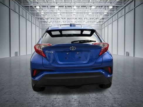 Used 2021 Toyota C-HR XLE FWD image 4