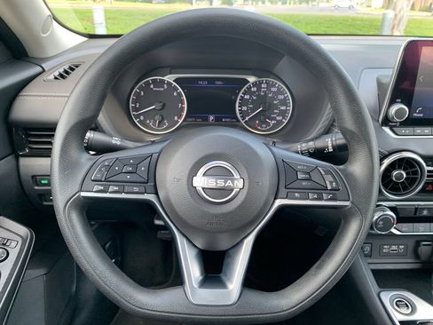Used 2025 Nissan Sentra SV FWD image 12