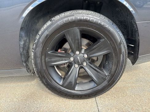 Used 2018 Dodge Challenger SXT RWD image 47