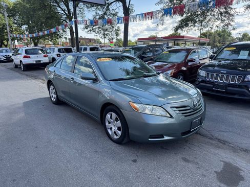 Used 2009 Toyota Camry LE FWD image 3