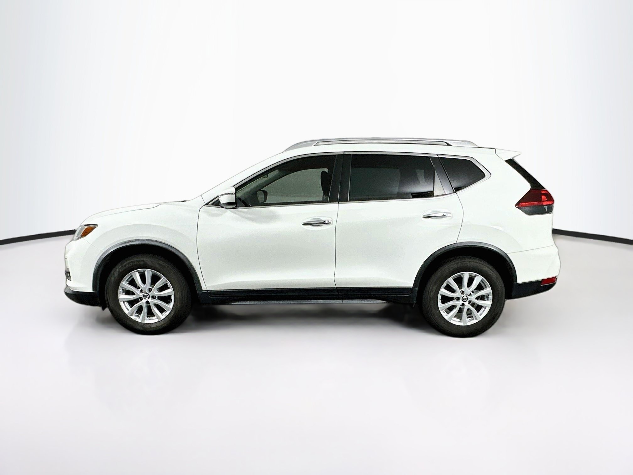 Used 2020 Nissan Rogue SV FWD image 4