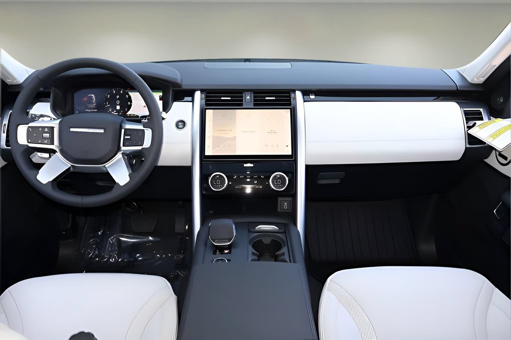 New 2026 Land Rover Discovery S AWD/4WD image 13