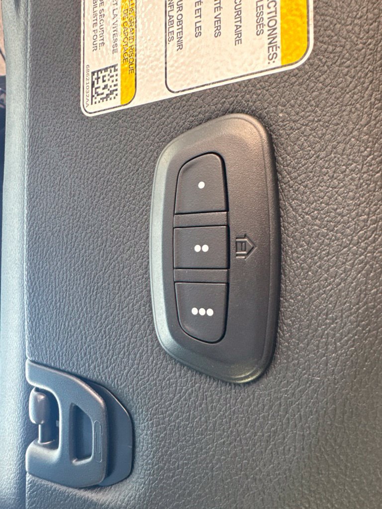 Used 2024 Jeep Wrangler Sport AWD/4WD image 31