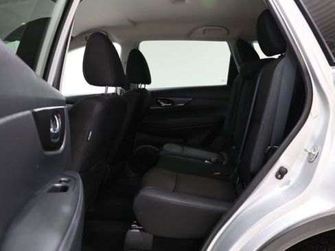 Used 2019 Nissan Rogue SV AWD/4WD image 31