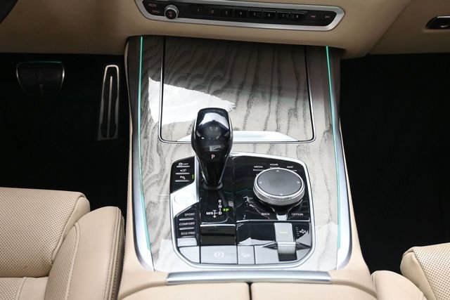 Used 2021 BMW X7 xDrive40i w/ M Sport Package AWD/4WD image 26