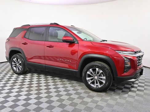 Used 2025 Chevrolet Equinox LT w/ Convenience Package II image 8