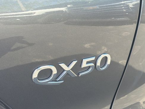 Used 2021 INFINITI QX50 Essential w/ Convenience Package image 11