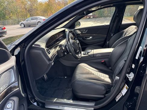 Used 2016 Mercedes-Benz S 550 Sedan image 11