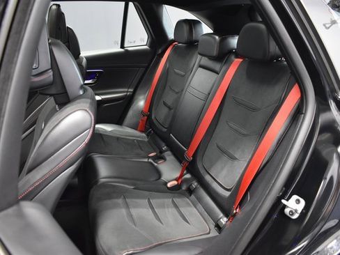 Used 2025 Mercedes-Benz GLC 43 AMG 4MATIC image 34