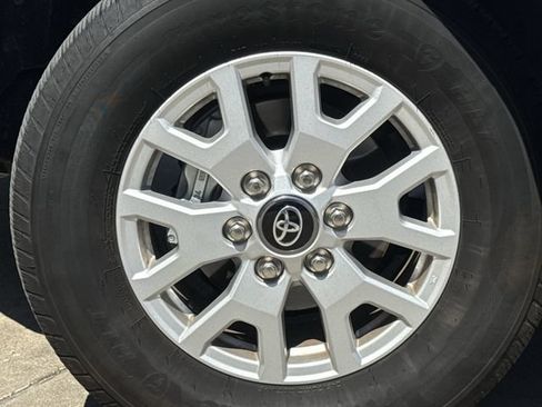 Used 2026 Toyota Tacoma SR5 RWD image 10