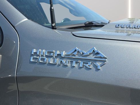 Used 2024 Chevrolet Silverado 1500 High Country w/ Technology Package AWD/4WD image 99