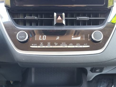 Used 2024 Toyota Corolla LE FWD image 17