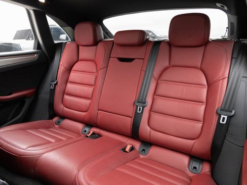 Used 2022 Porsche Macan S image 29