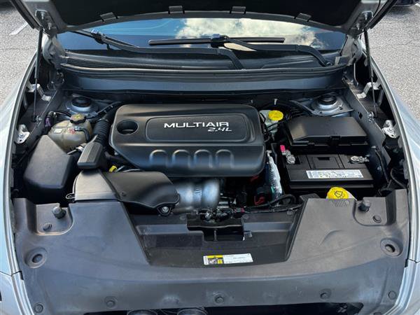 Used 2015 Jeep Cherokee Latitude w/ Cold Weather Group FWD image 17