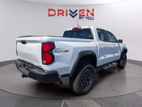 Used 2024 Chevrolet Colorado ZR2 w/ Technology Package image 5